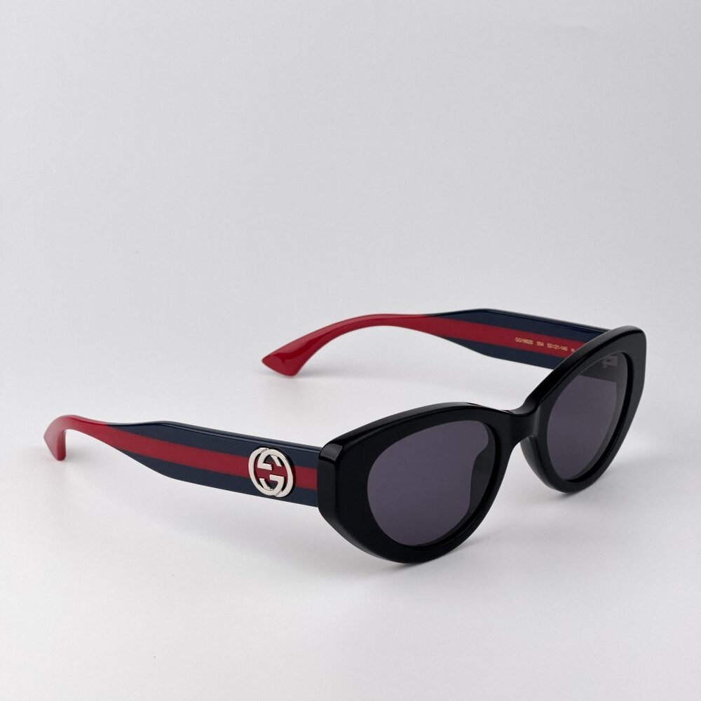 Gucci GG1862S Sunglasses – Black Cat Eye Frame Violet Lenses | Model GG1862S 004 - Picture 4 of 11